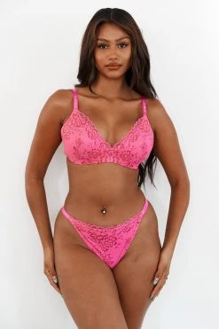 Lounge Underwear Sustainable Lace Magic Bra (Set) - Hot Pink