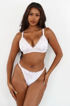 Lounge Underwear Sustainable Lace Magic Bra (Set) - White Bestsellers