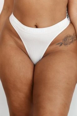 Lounge Underwear String Und Slip Seamless Thong - Cream