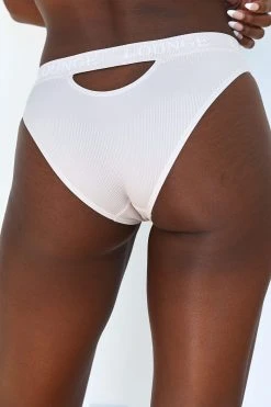Lounge Underwear String Und Slip Seamless Briefs - Cream