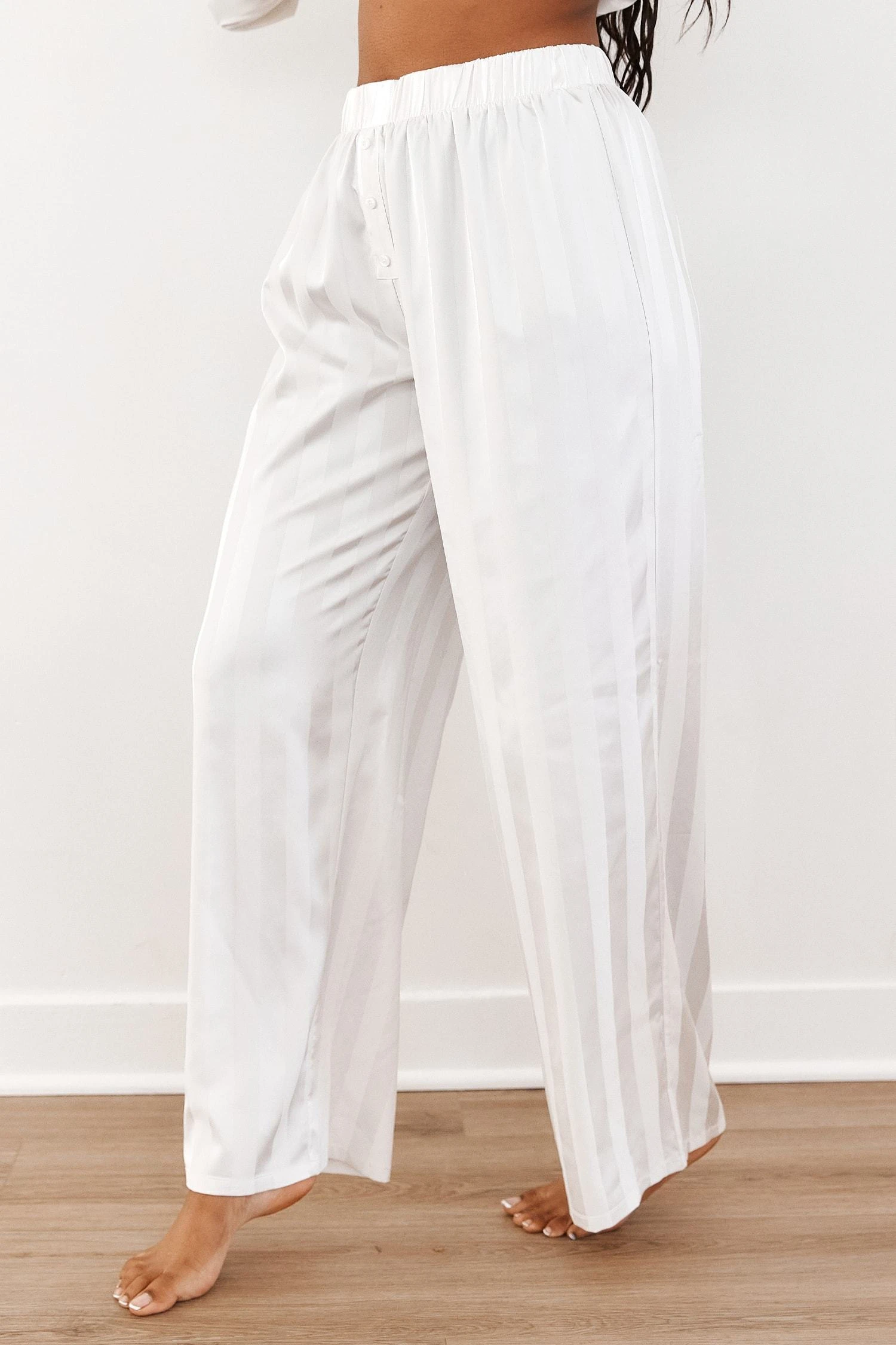 2PearlStripedSatinPyjamaTrousers-Nayeli.jpg Lounge Underwear Schlaf Striped Satin Pyjama Trousers - Pearl