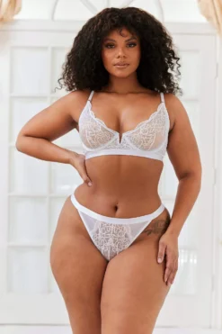 Lounge Underwear Outlet Royal Balcony Bra (Set) - White