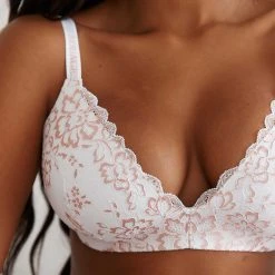 Lounge Underwear Sustainable Lace Magic Bra (Set) - White Bestsellers